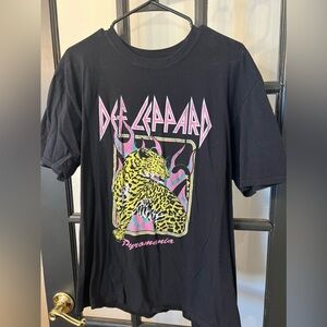 Xl Def Leppard black graphic tee